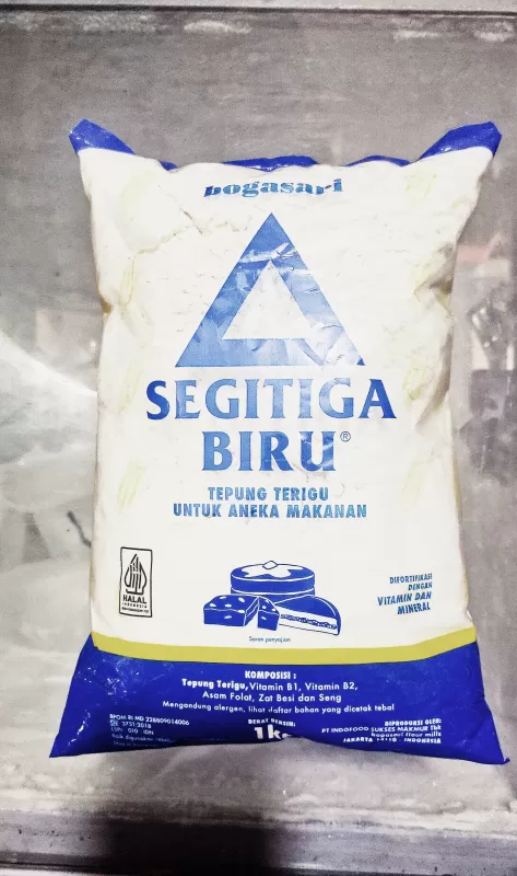 Terigu segitiga biru 1kg
